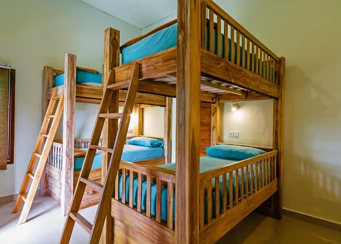Lembongan Hostel Нуса-Лембонган
